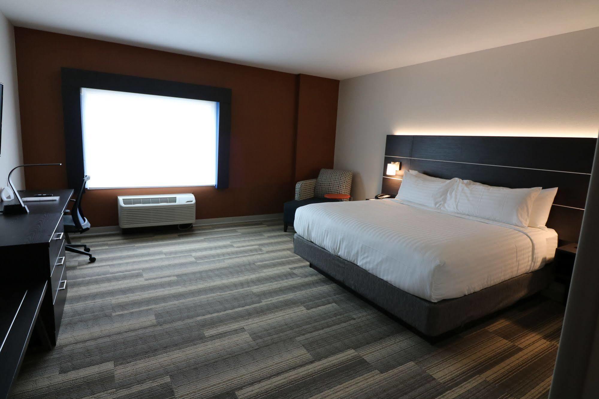 Holiday Inn Express & Suites - Coffeyville, An Ihg Hotel Ngoại thất bức ảnh